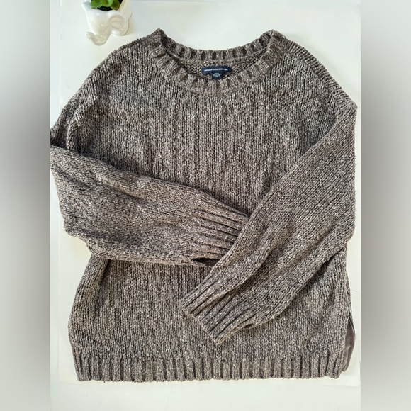 American Eagle Outfitters Sweaters - American Eagle outfitters size medium sweater.GUC